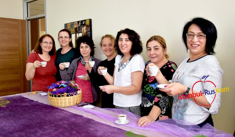 Unutulmaya yüz tutmuş Türk el sanatı “Keçeye” Maltepeli kadın girişimciler hayat veriyor, dünyaya sunuyor